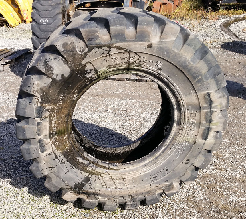 Used TIRE 70-0010
