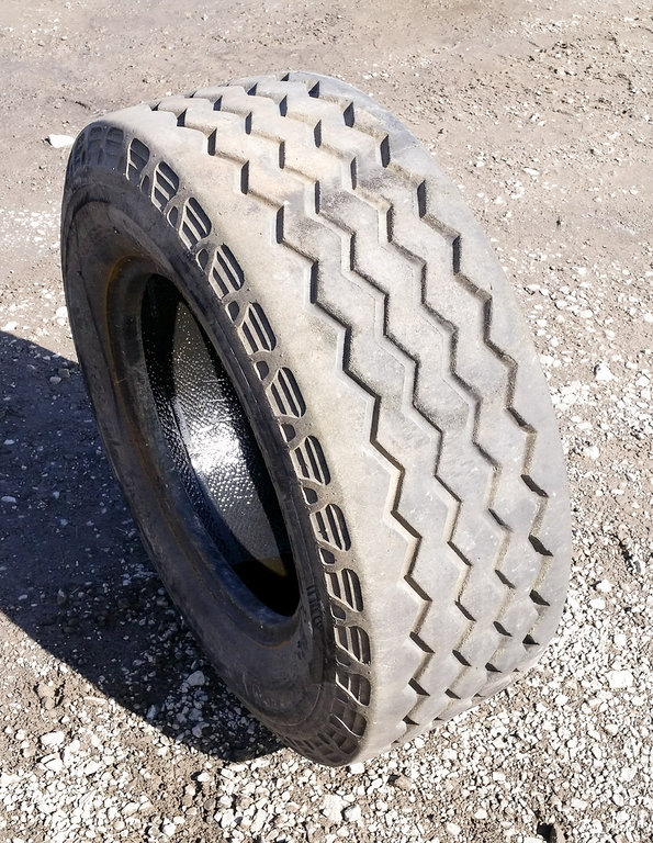 Used TIRE 70-0017 2
