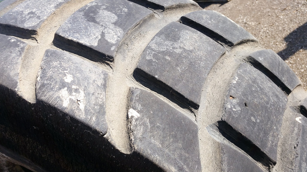 Used TIRE 70-0027 2