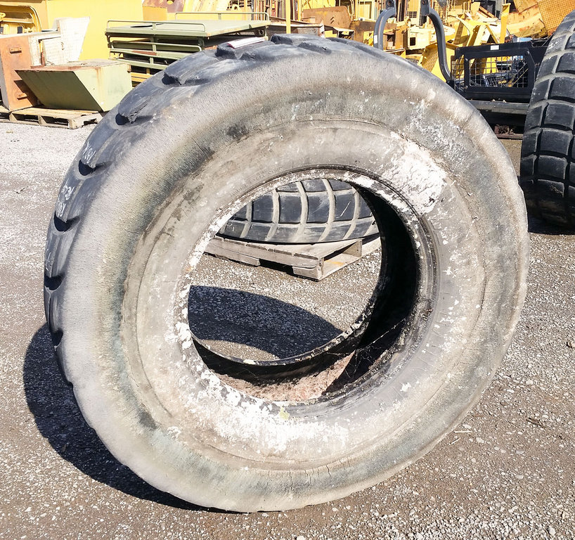 Used TIRE 70-0028