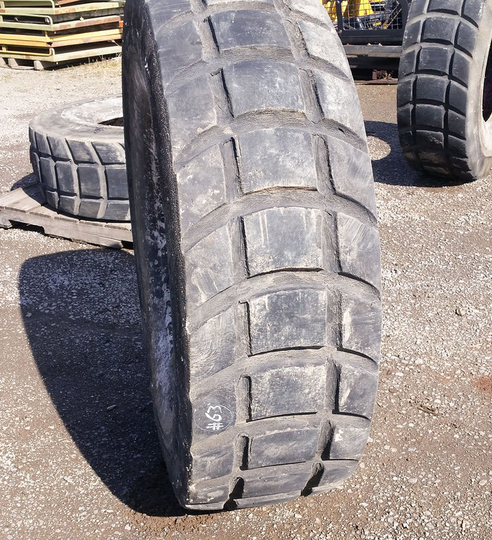 Used TIRE 70-0028 2