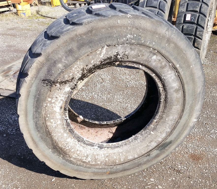 Used TIRE 70-0029