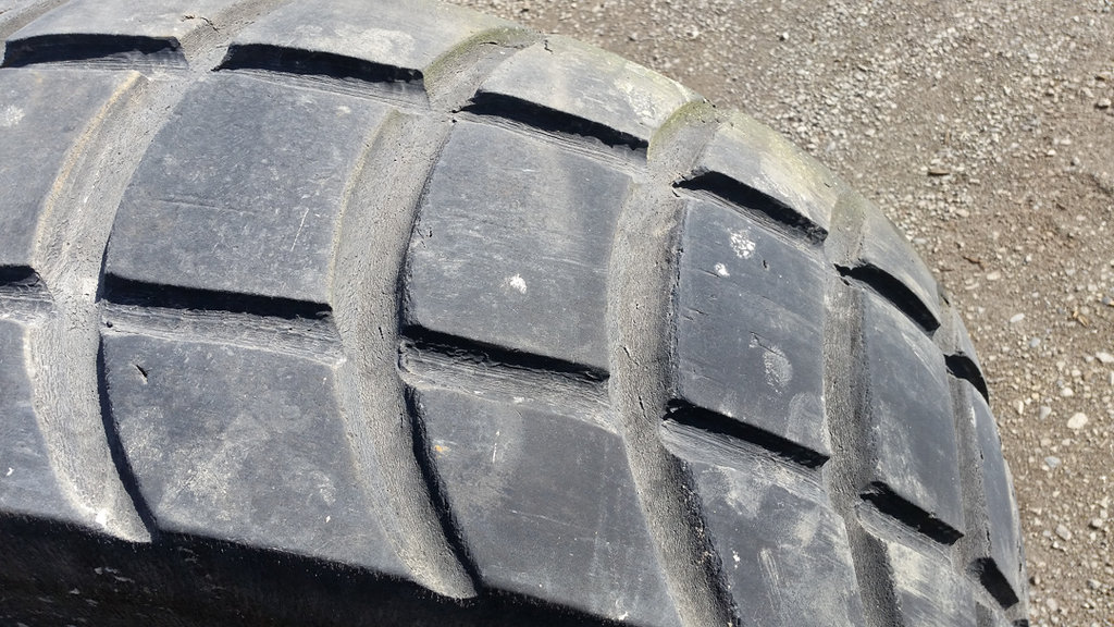 Used TIRE 70-0029 3