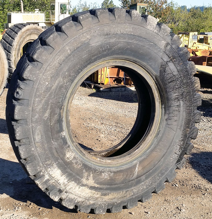 Used TIRE 70-0033