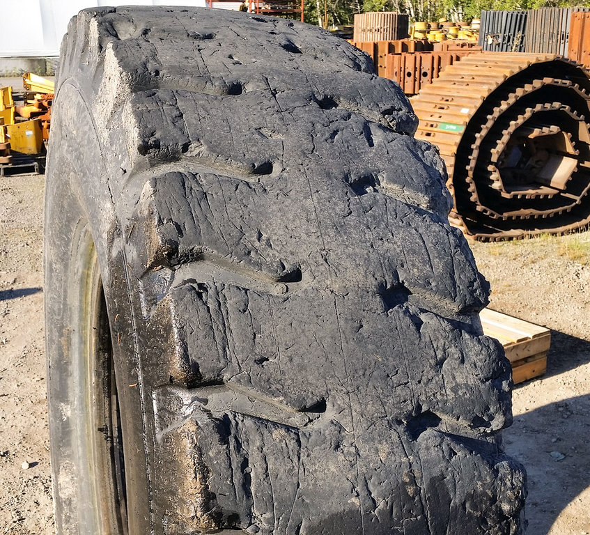 Used TIRE 70-0033 4