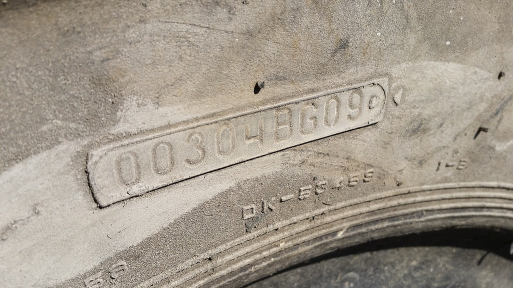 Used TIRE 70-0040 4