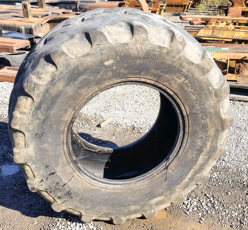Used TIRE 70-0043
