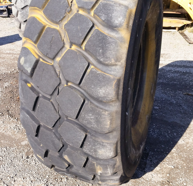 Used TIRE 70-0057 4