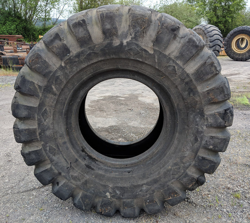 Used TIRE 70-0159