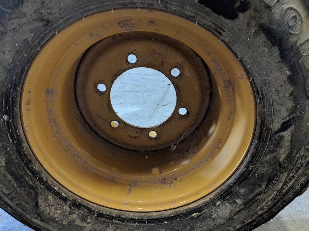 Used TIRE 70-0172 2