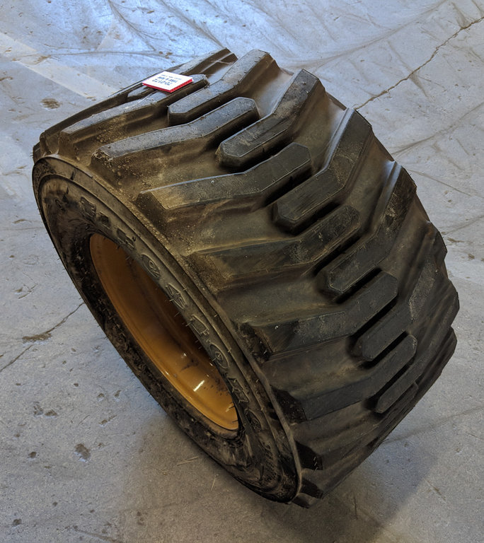 Used TIRE 70-0172 4