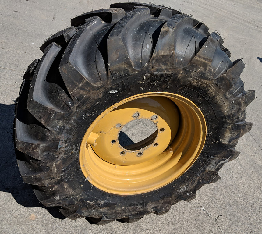 Used TIRE 70-0173