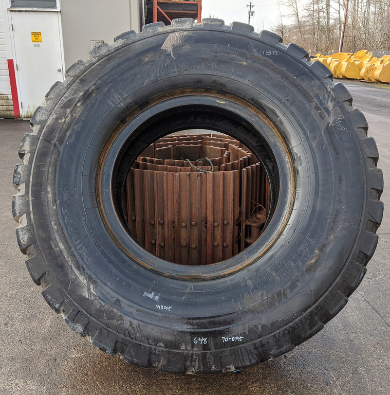 Used TIRE 70-0195 2