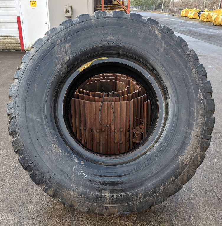 Used TIRE 70-0197 2