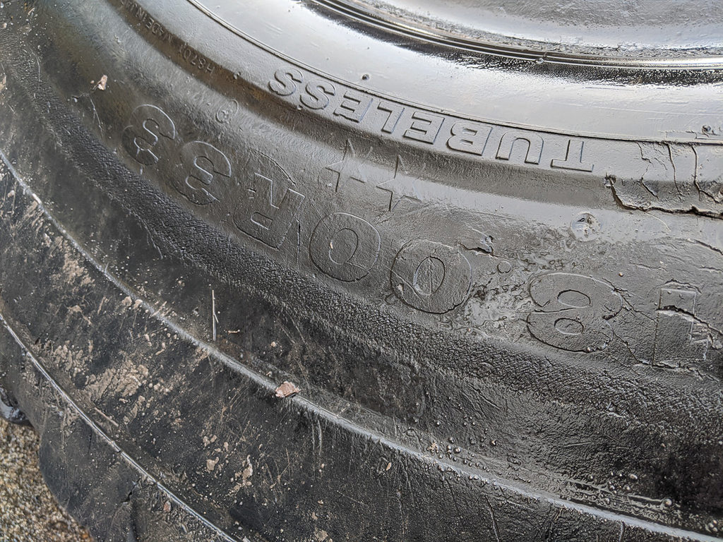 Used TIRE 70-0197 4
