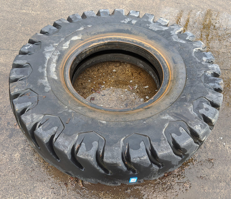 Used TIRE 70-0214 2