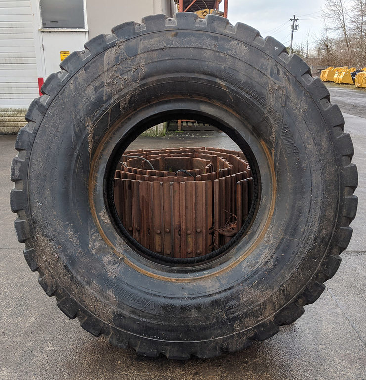 Used TIRE 70-0215