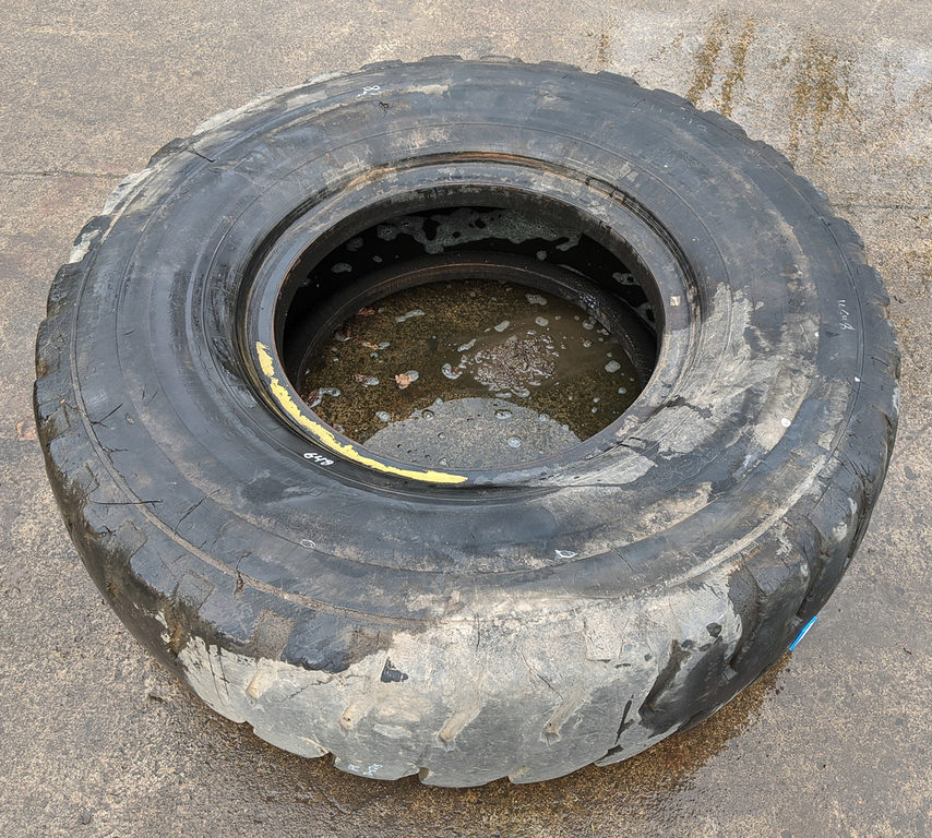 Used TIRE 70-0215 2