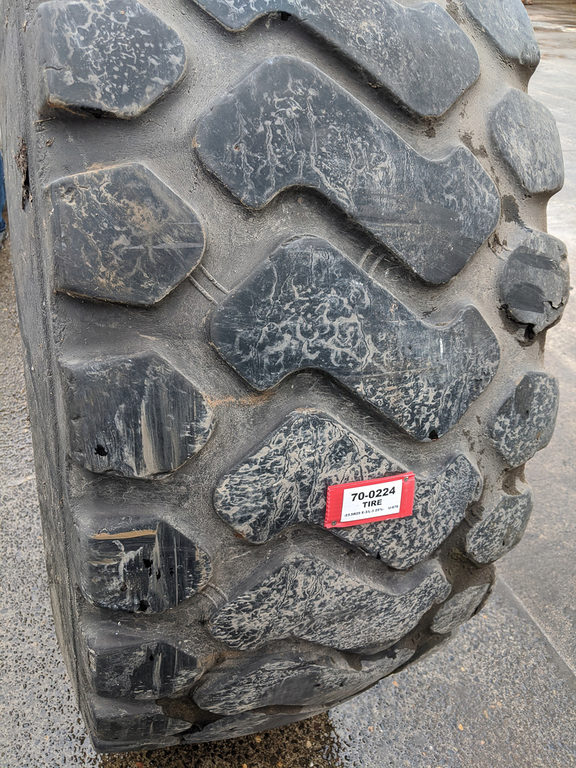 Used TIRE 70-0224 3