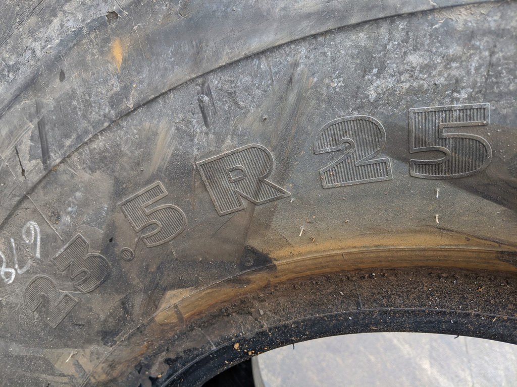 Used TIRE 70-0224 4