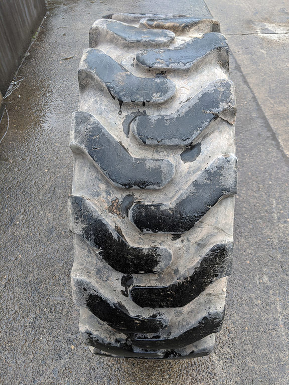 Used TIRE 70-0241 2