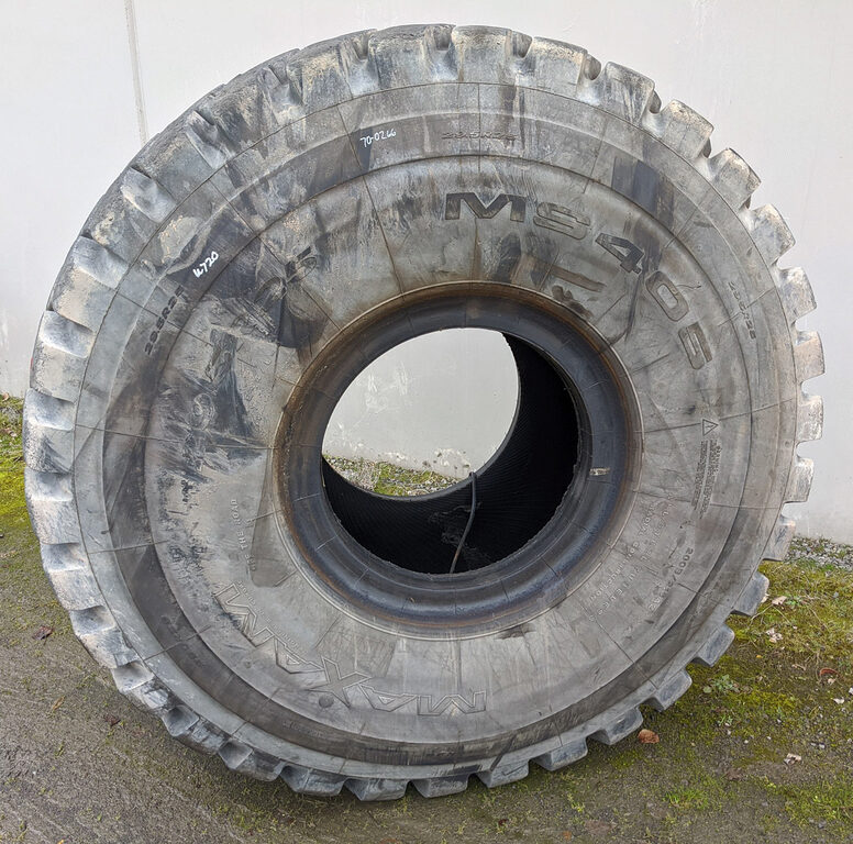Used TIRE 70-0266