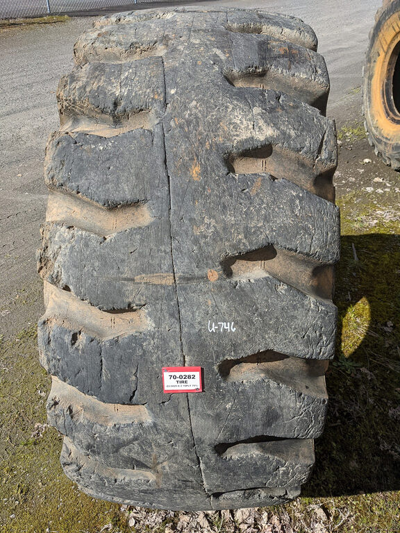 Used TIRE 70-0282