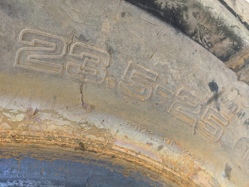 Used TIRE 70-0282 3