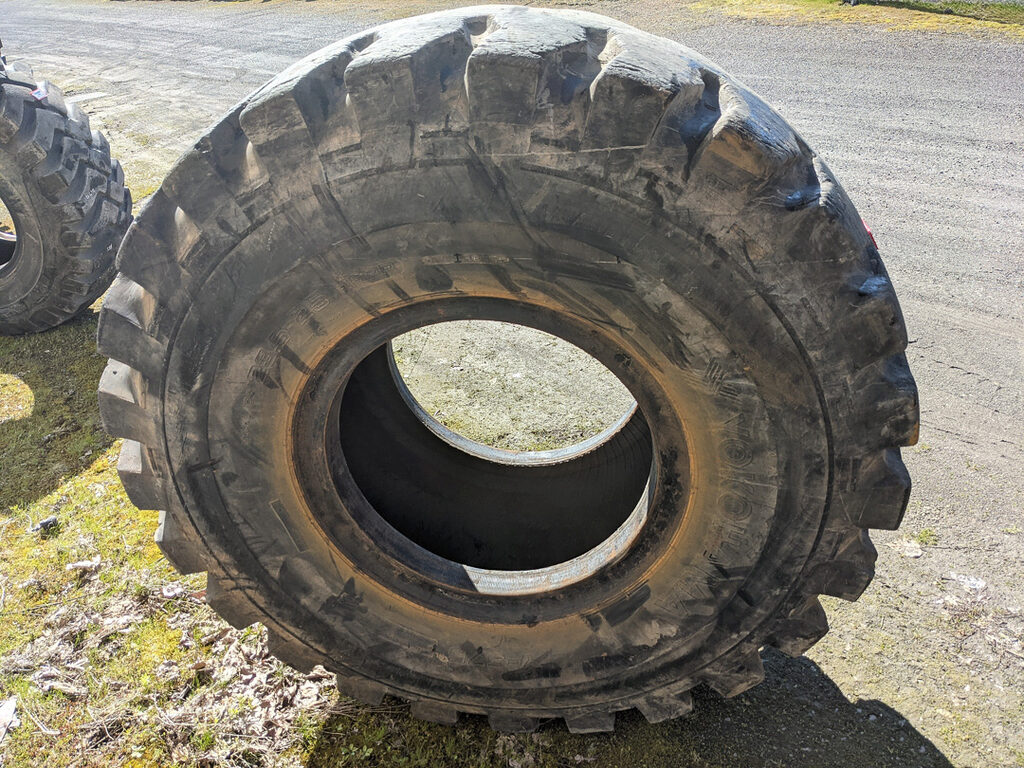 Used TIRE 70-0282 4