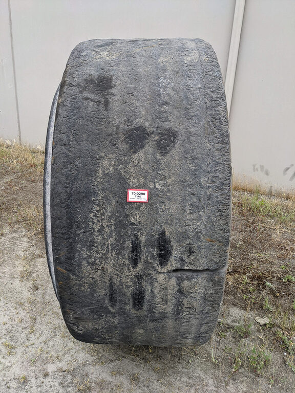 Used TIRE 70-0290 2