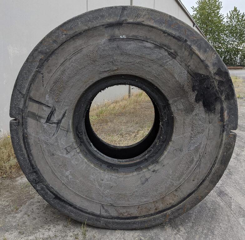 Used TIRE 70-0292
