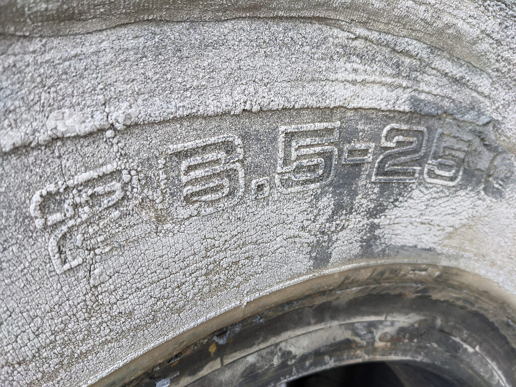 Used TIRE 70-0292 2