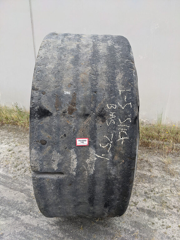 Used TIRE 70-0292 4