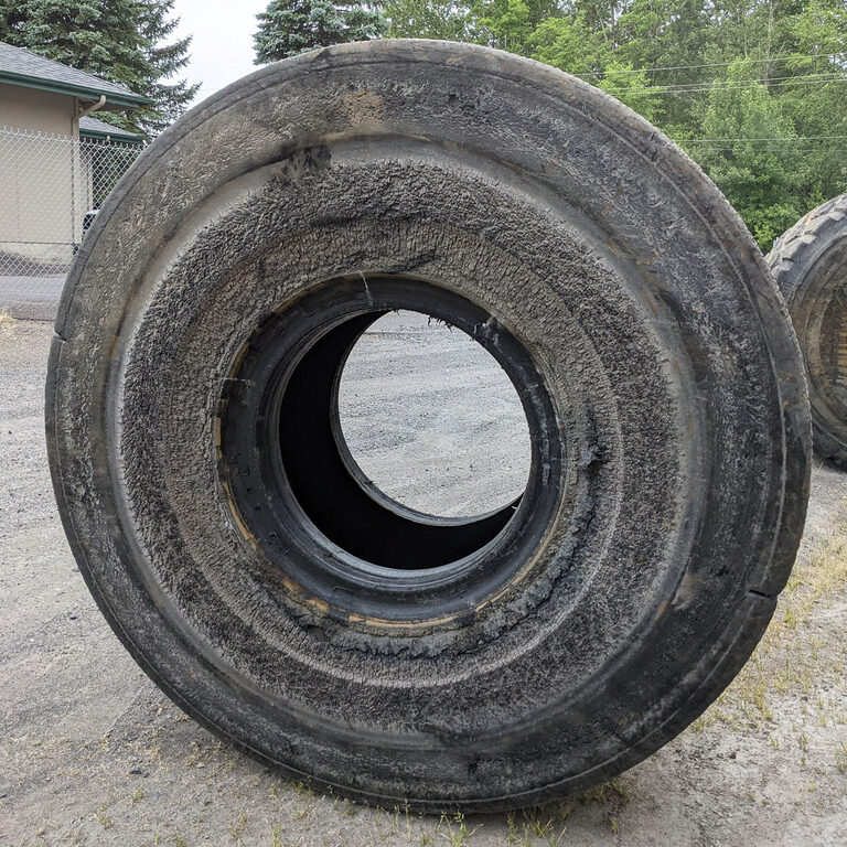 Used TIRE 70-0293 2