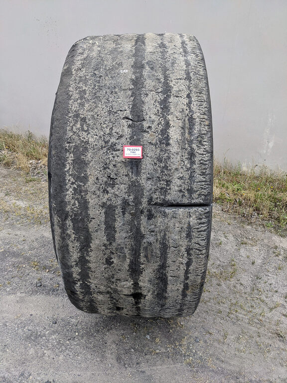 Used TIRE 70-0293 3