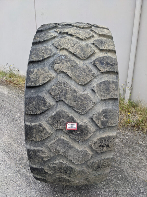 Used TIRE 70-0295 5