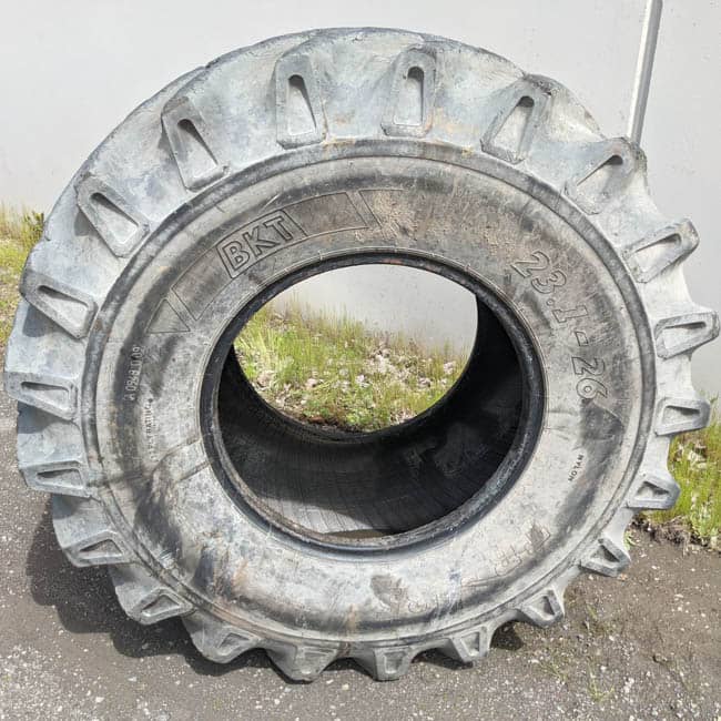 Used TIRE 70-0318