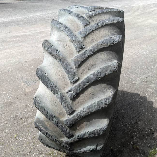 Used TIRE 70-0318 5