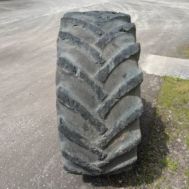 Used TIRE 70-0319 4