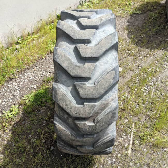 Used TIRE 70-0322 3