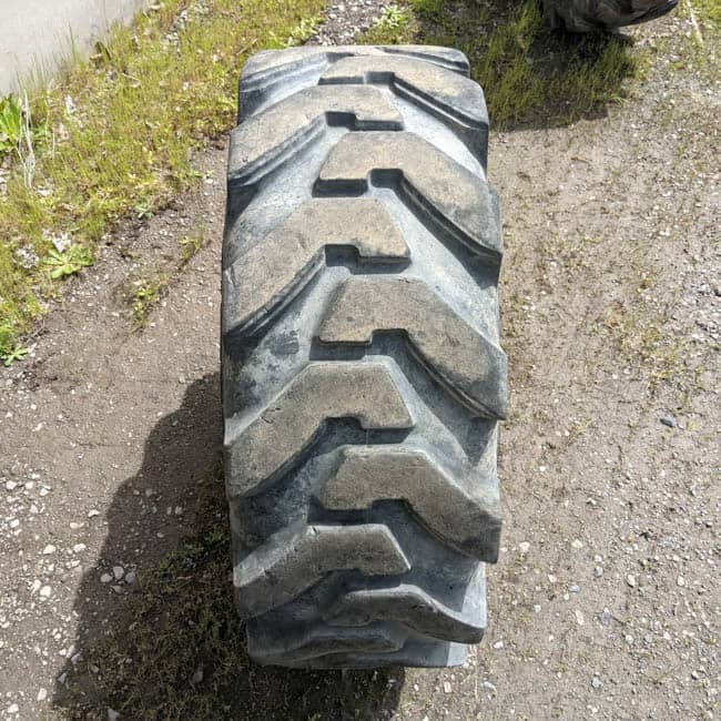 Used TIRE 70-0323 3