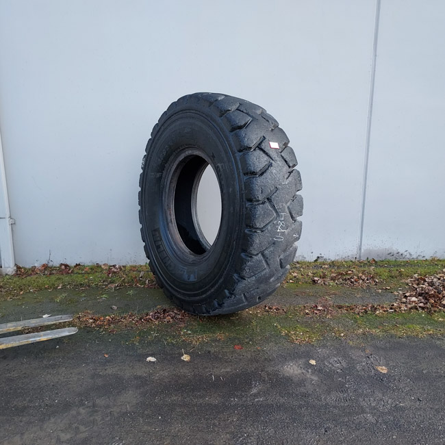 Used TIRE 70-0330 3
