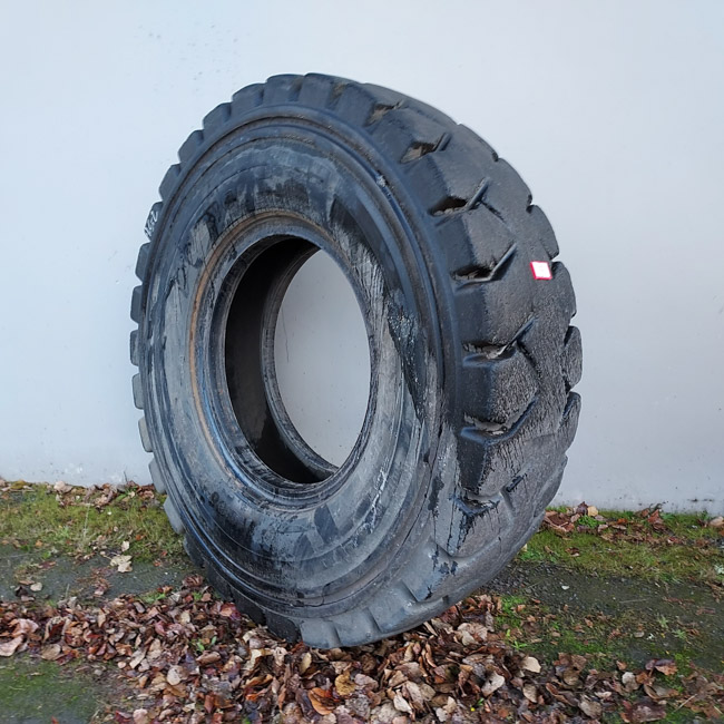 Used TIRE 70-0331