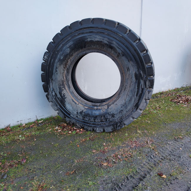 Used TIRE 70-0332 4