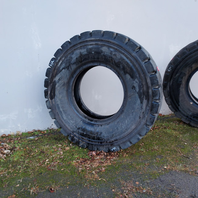 Used TIRE 70-0333
