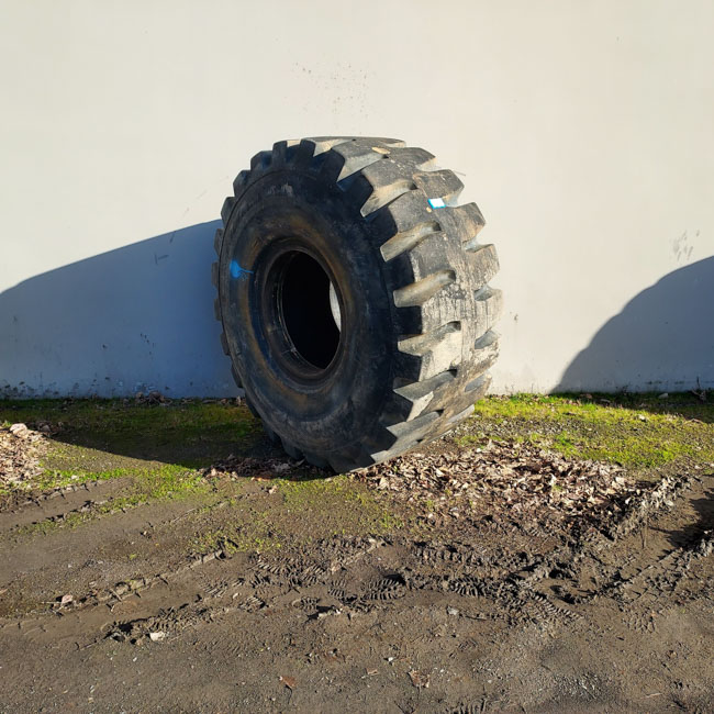 Used TIRE 70-0349 4