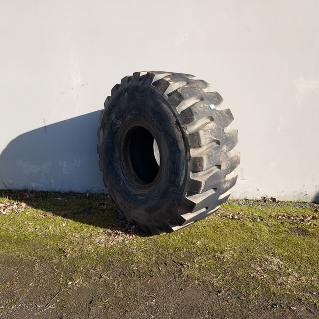 Used TIRE 70-0351