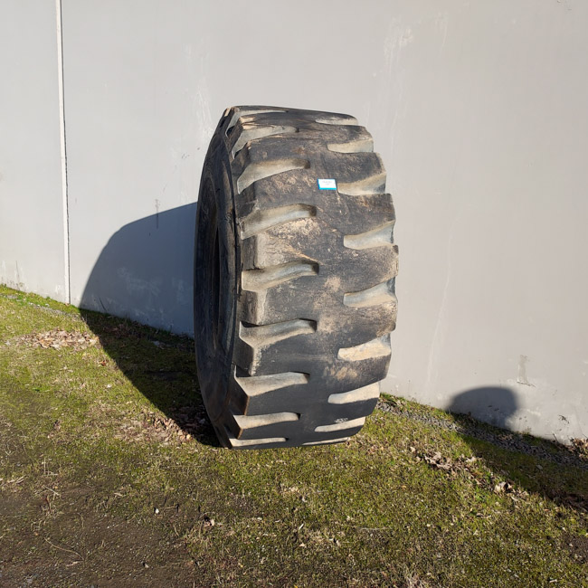 Used TIRE 70-0351 3