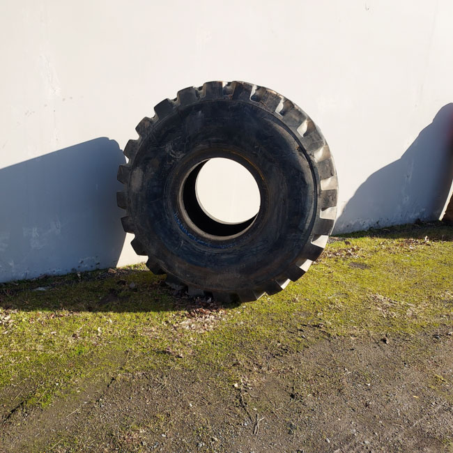 Used TIRE 70-0351 4