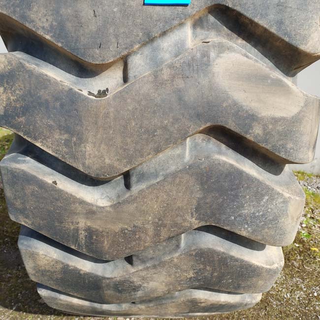 Used TIRE 70-0362 2
